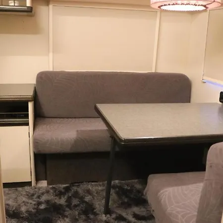 Full Service Caravan 1 Apartament Albertslund