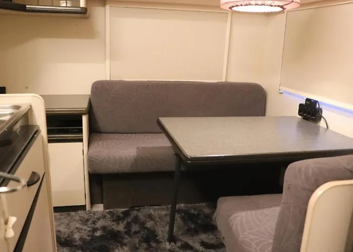 Full Service Caravan 1 Apartament Albertslund