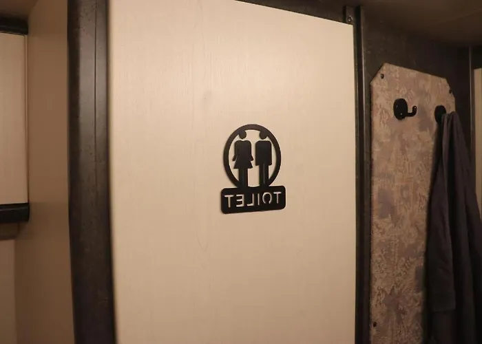 Full Service Caravan 1