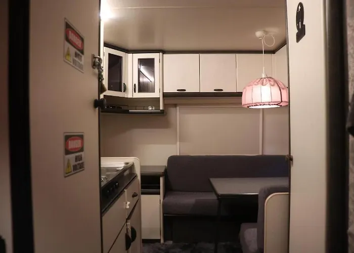 Full Service Caravan 1 Apartament